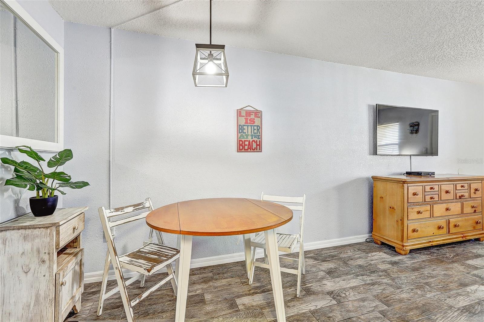 Image 8 of 47 For 9715 Harrell Ave  29
