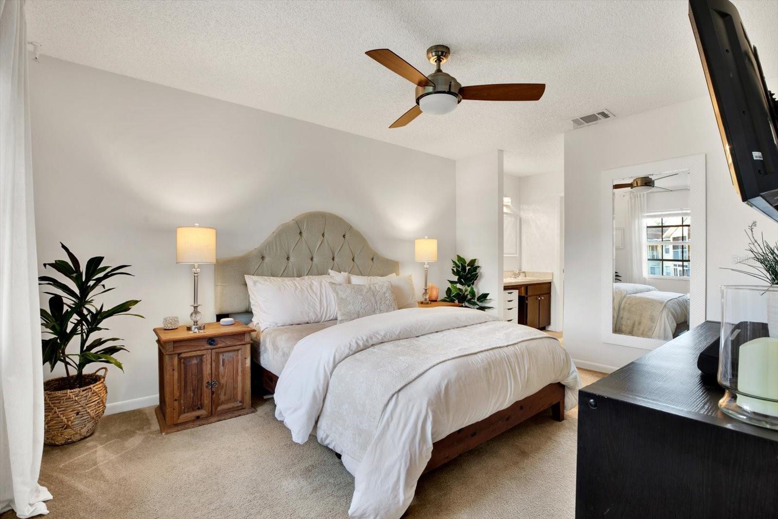 Image 11 of 23 For 1390 Oak Hill Drive 206