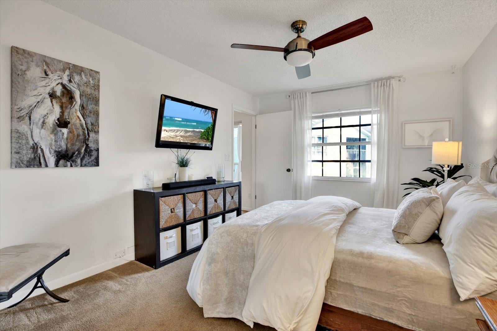 Image 12 of 23 For 1390 Oak Hill Drive 206