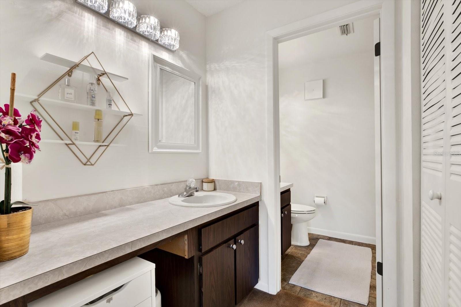Image 13 of 23 For 1390 Oak Hill Drive 206