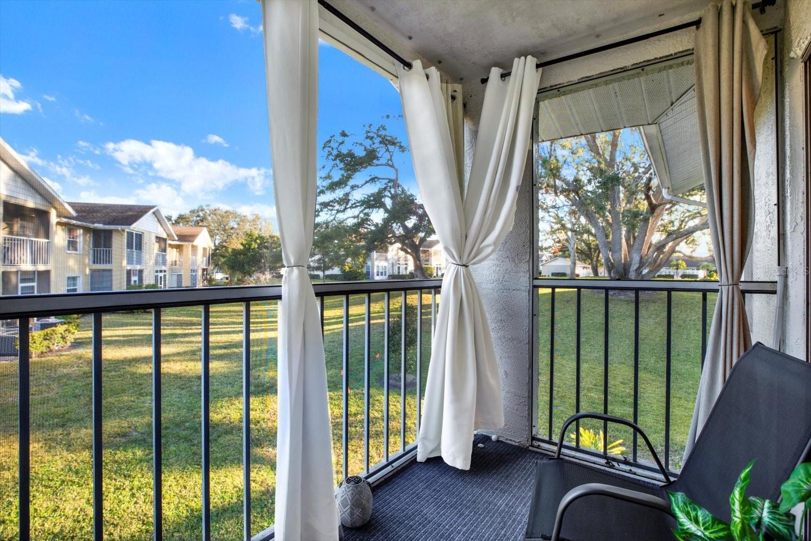 Image 17 of 23 For 1390 Oak Hill Drive 206