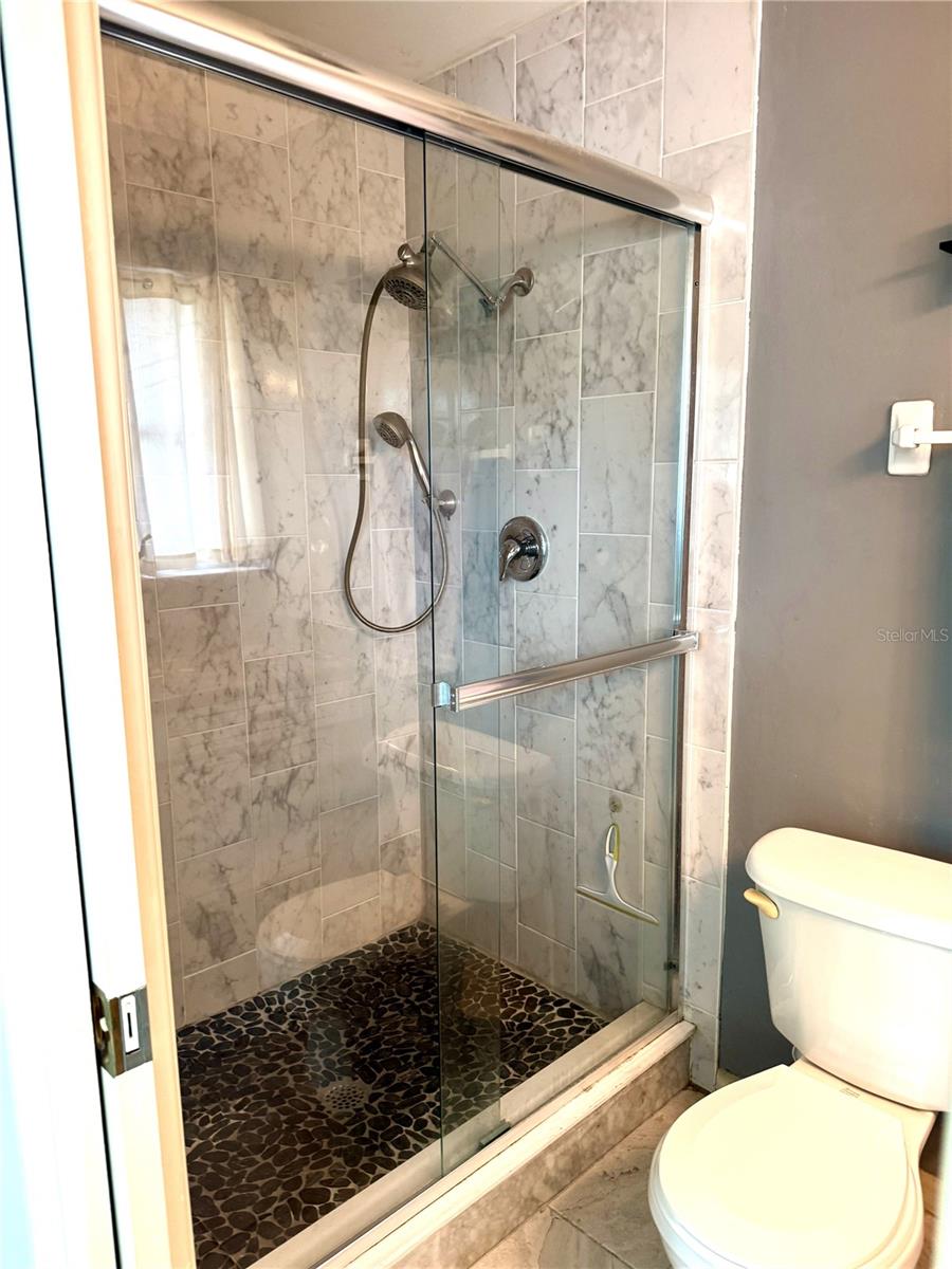 Image 10 of 28 For 6880 Versailles N