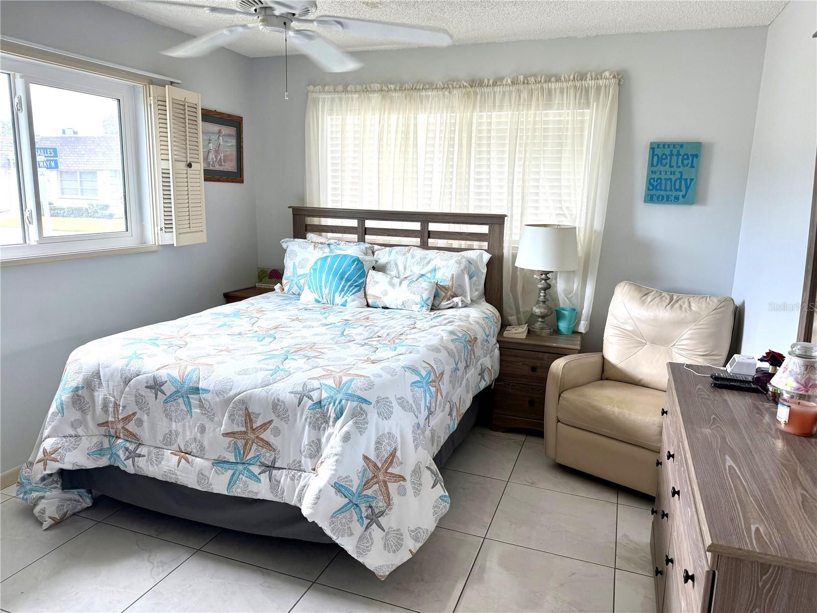 Image 11 of 28 For 6880 Versailles N