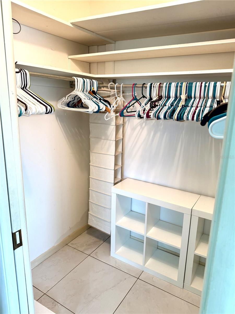 Image 8 of 28 For 6880 Versailles N