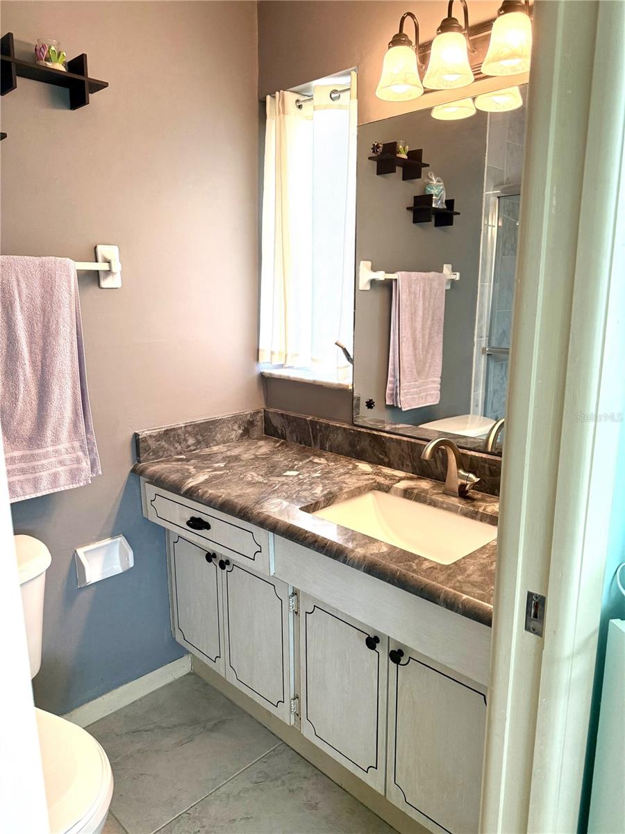 Image 9 of 28 For 6880 Versailles N