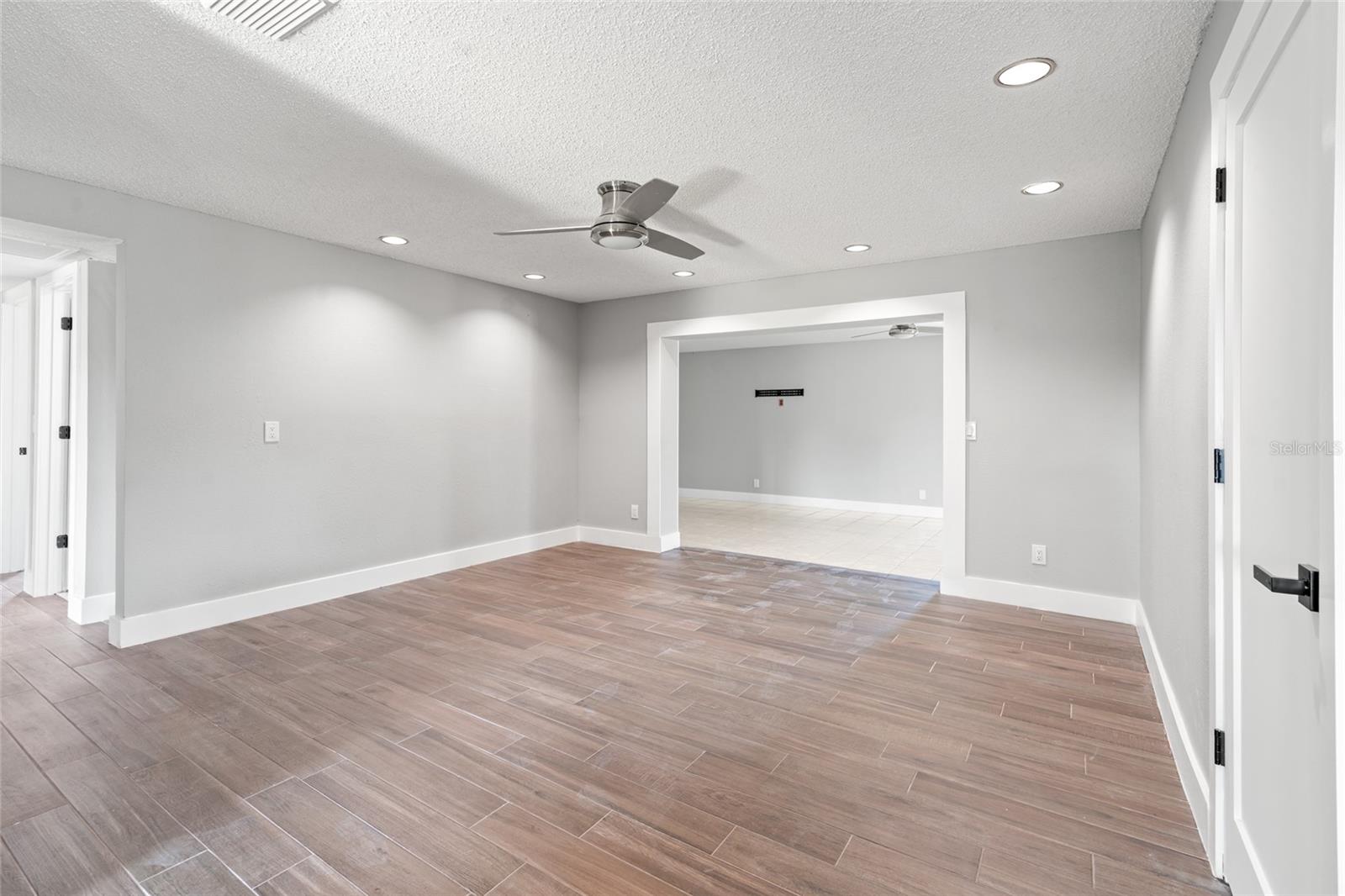 Image 6 of 29 For 6070 Denver Street Ne