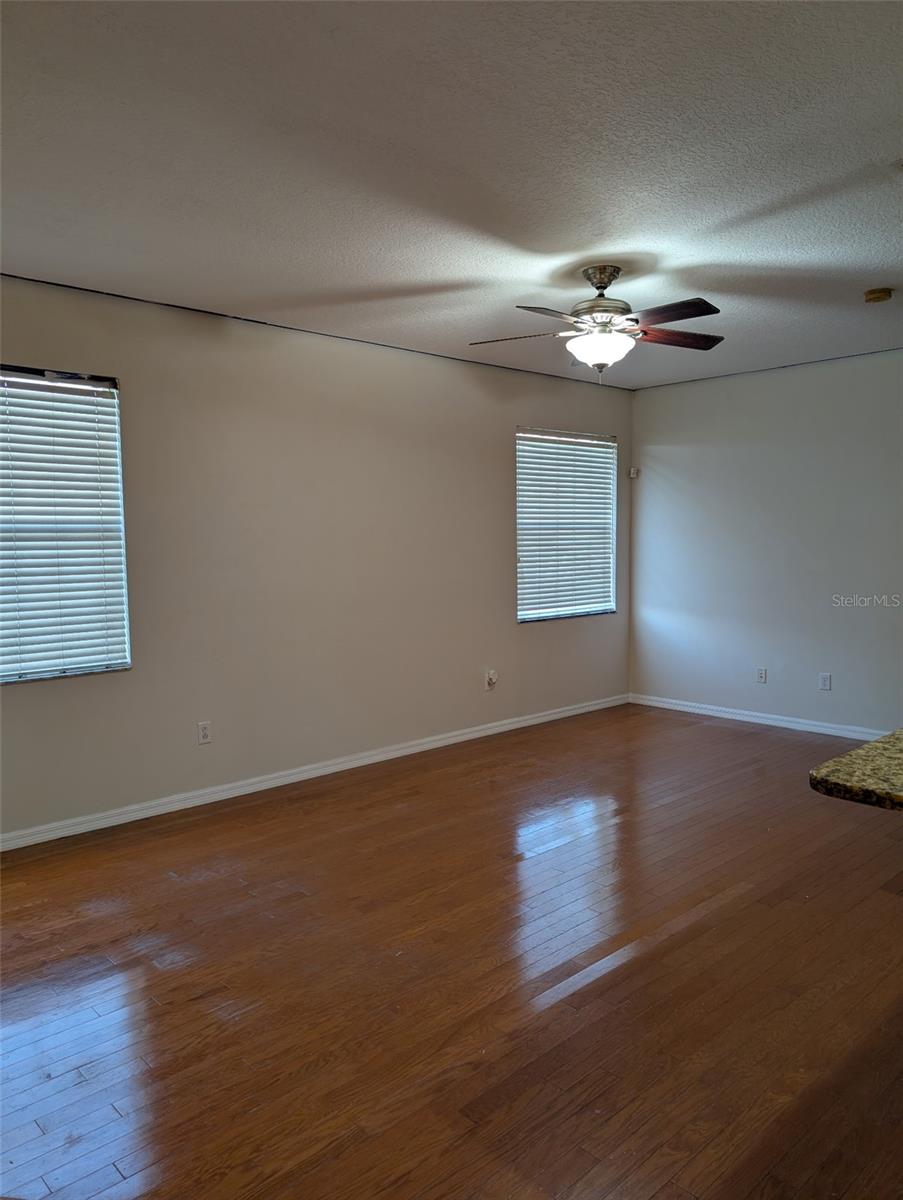 Image 54 of 67 For 7524 Dragon Fly