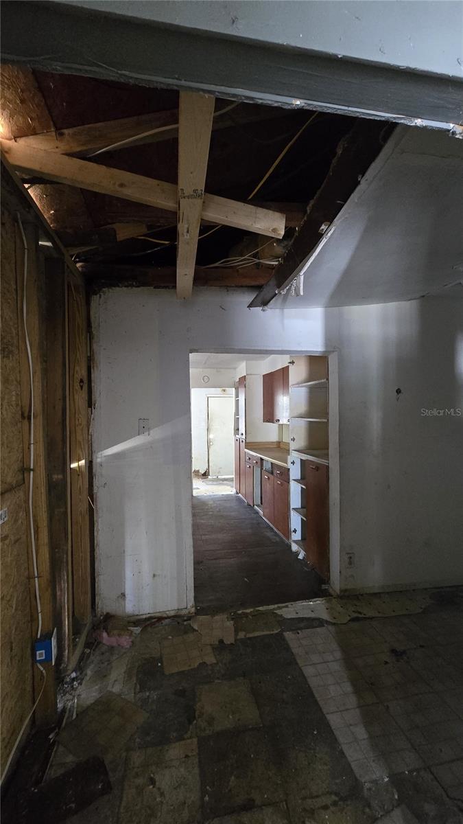 Image 3 of 7 For 4207 Henry Avenue