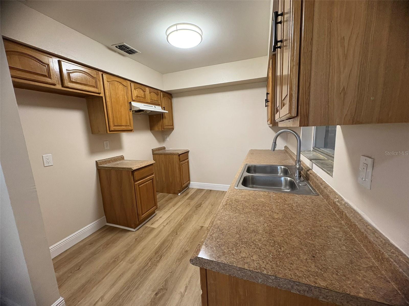 Image 7 of 23 For 2713 Chestnut Street