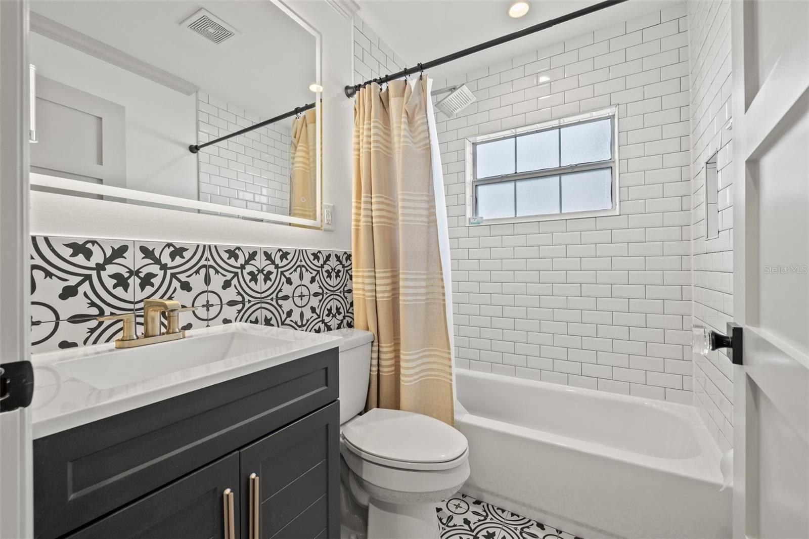 Image 14 of 26 For 11225 2nd Street E