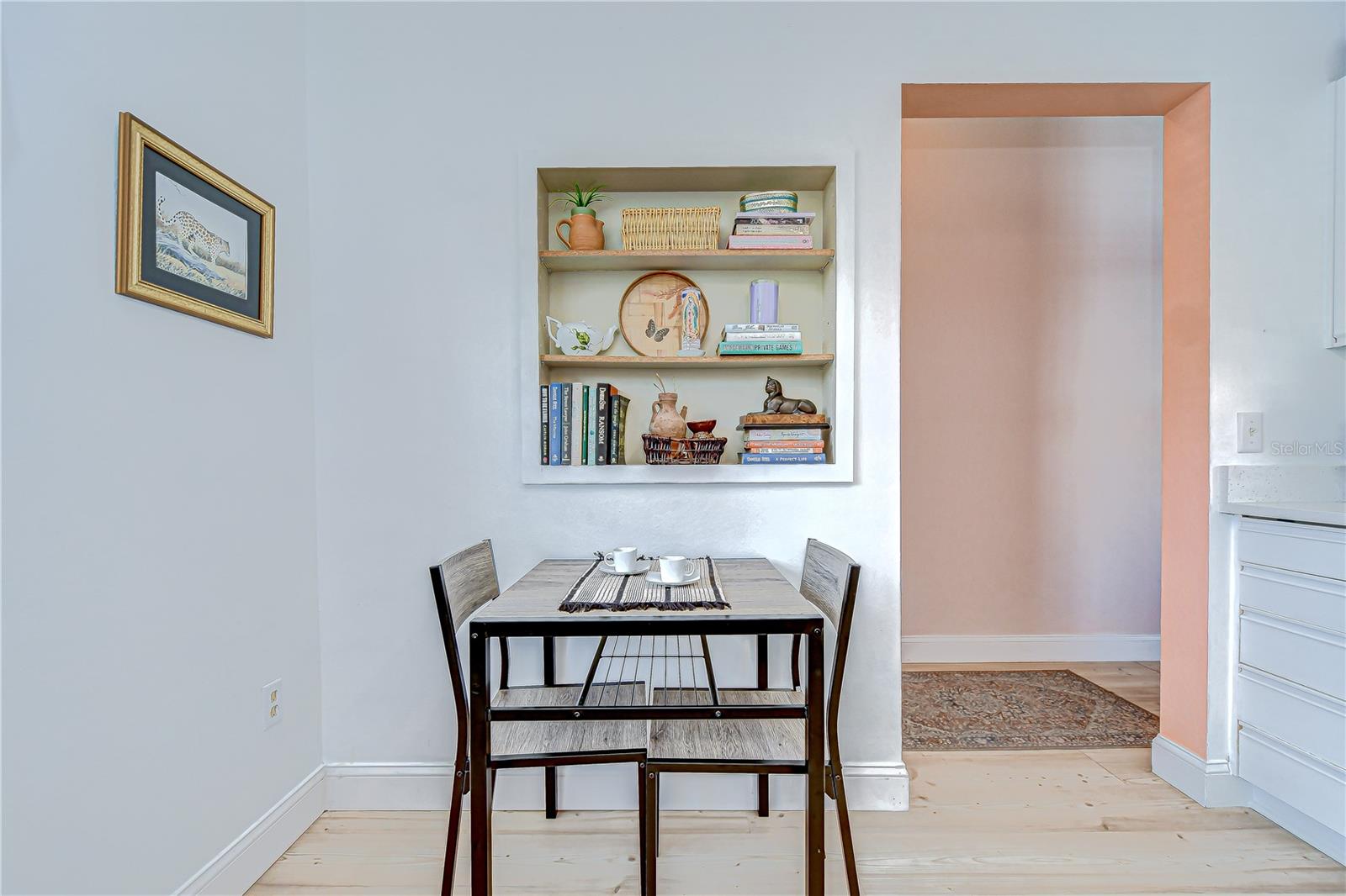 Image 12 of 42 For 2139 Elm Street 308