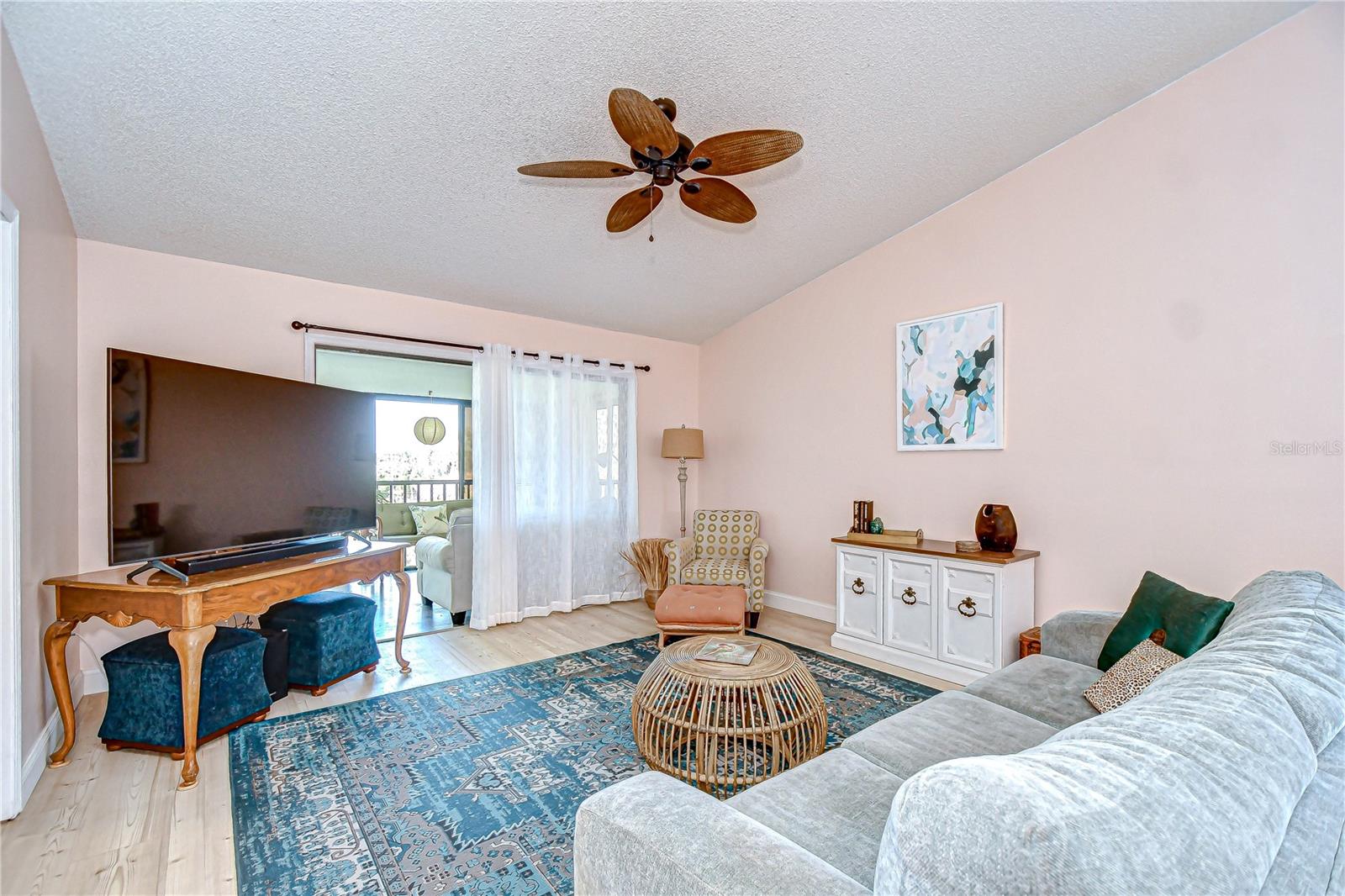 Image 16 of 42 For 2139 Elm Street 308