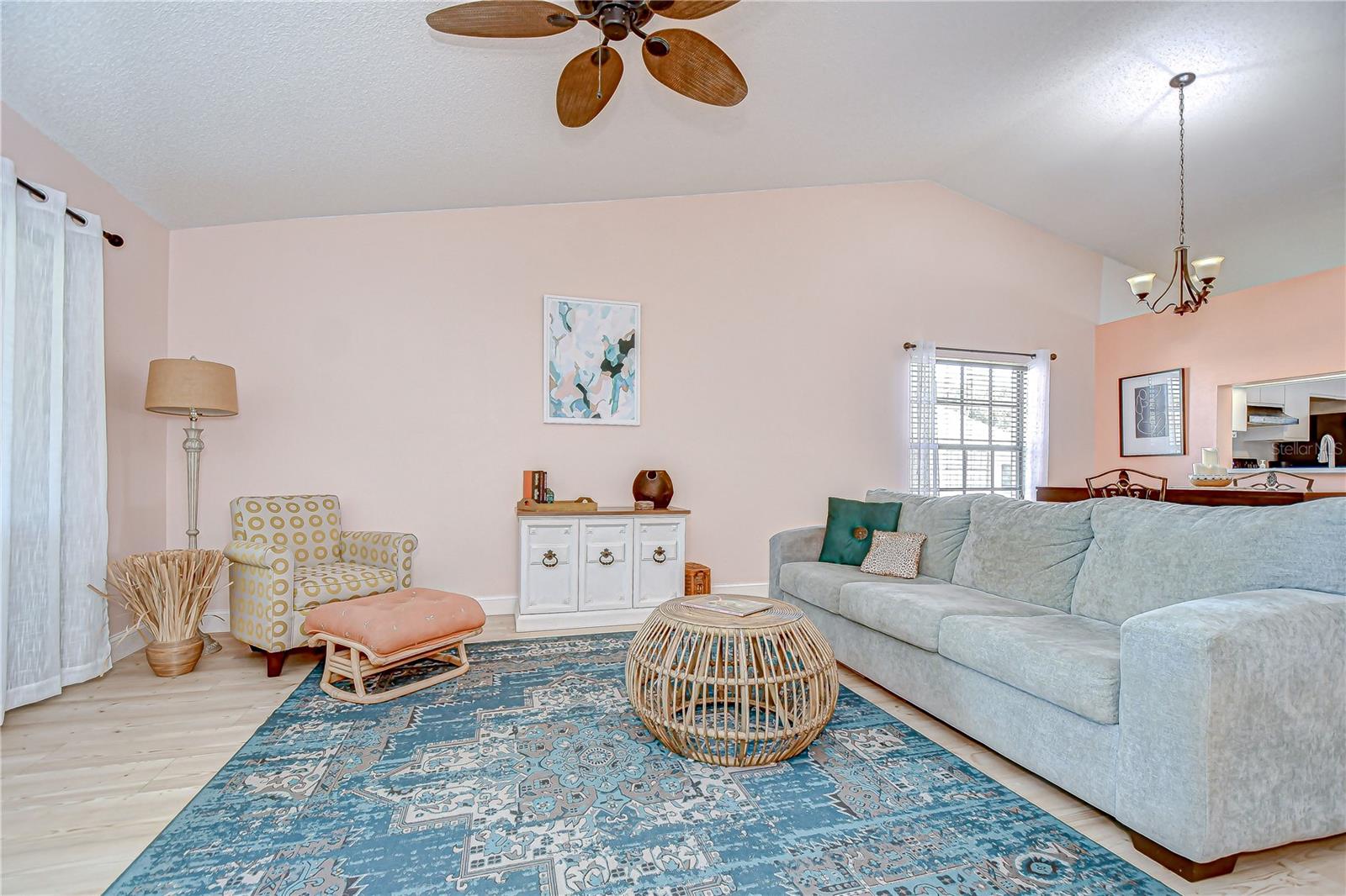 Image 17 of 42 For 2139 Elm Street 308