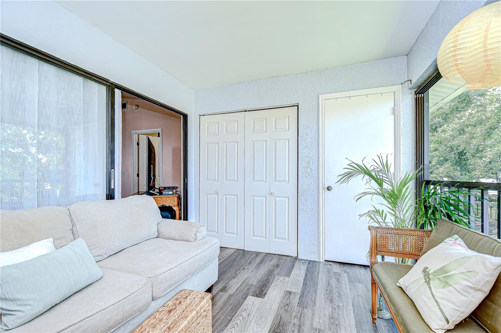 Image 19 of 42 For 2139 Elm Street 308