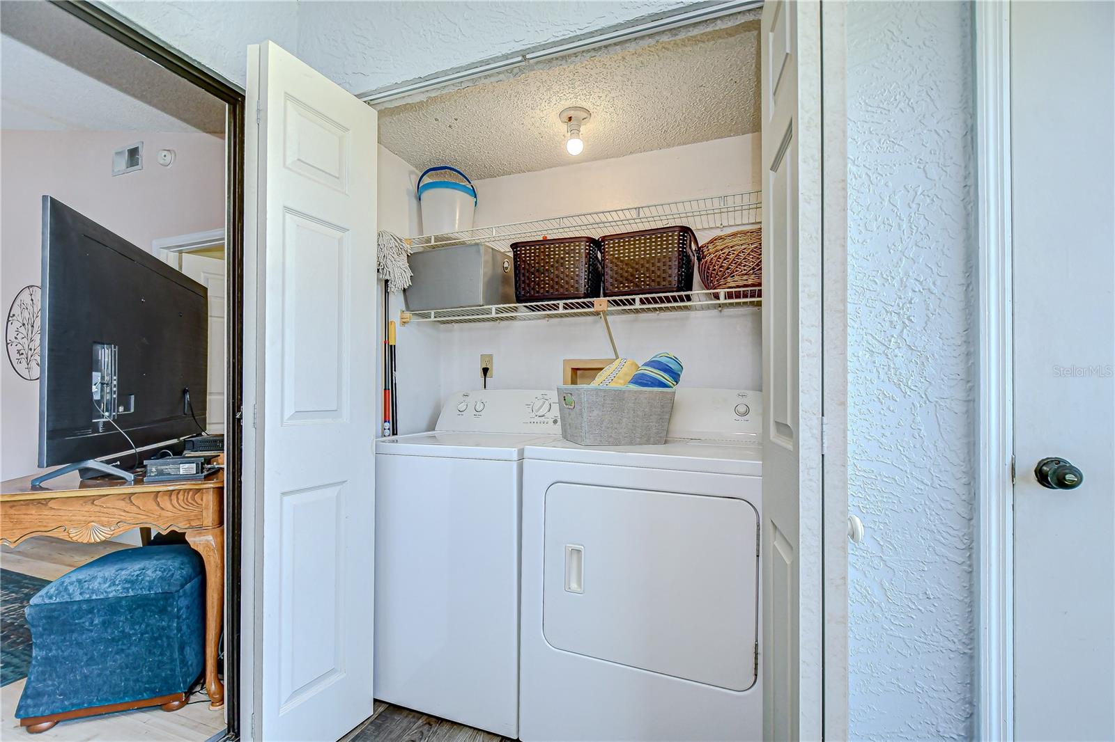 Image 20 of 42 For 2139 Elm Street 308