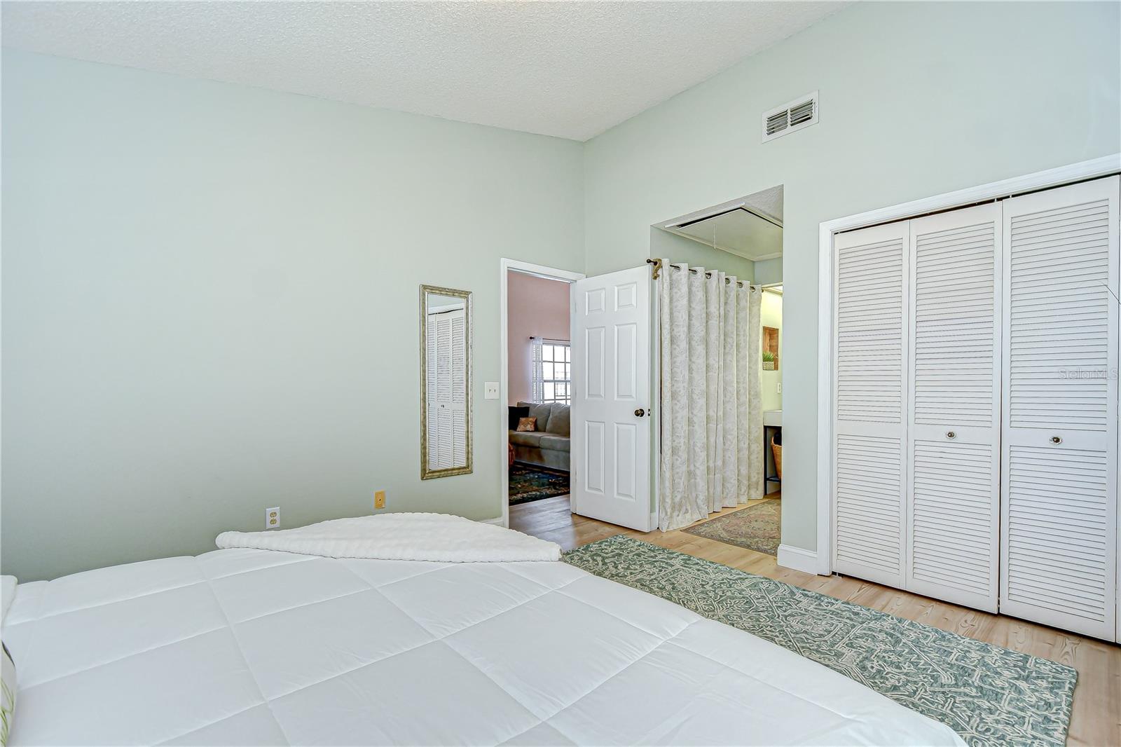 Image 23 of 42 For 2139 Elm Street 308