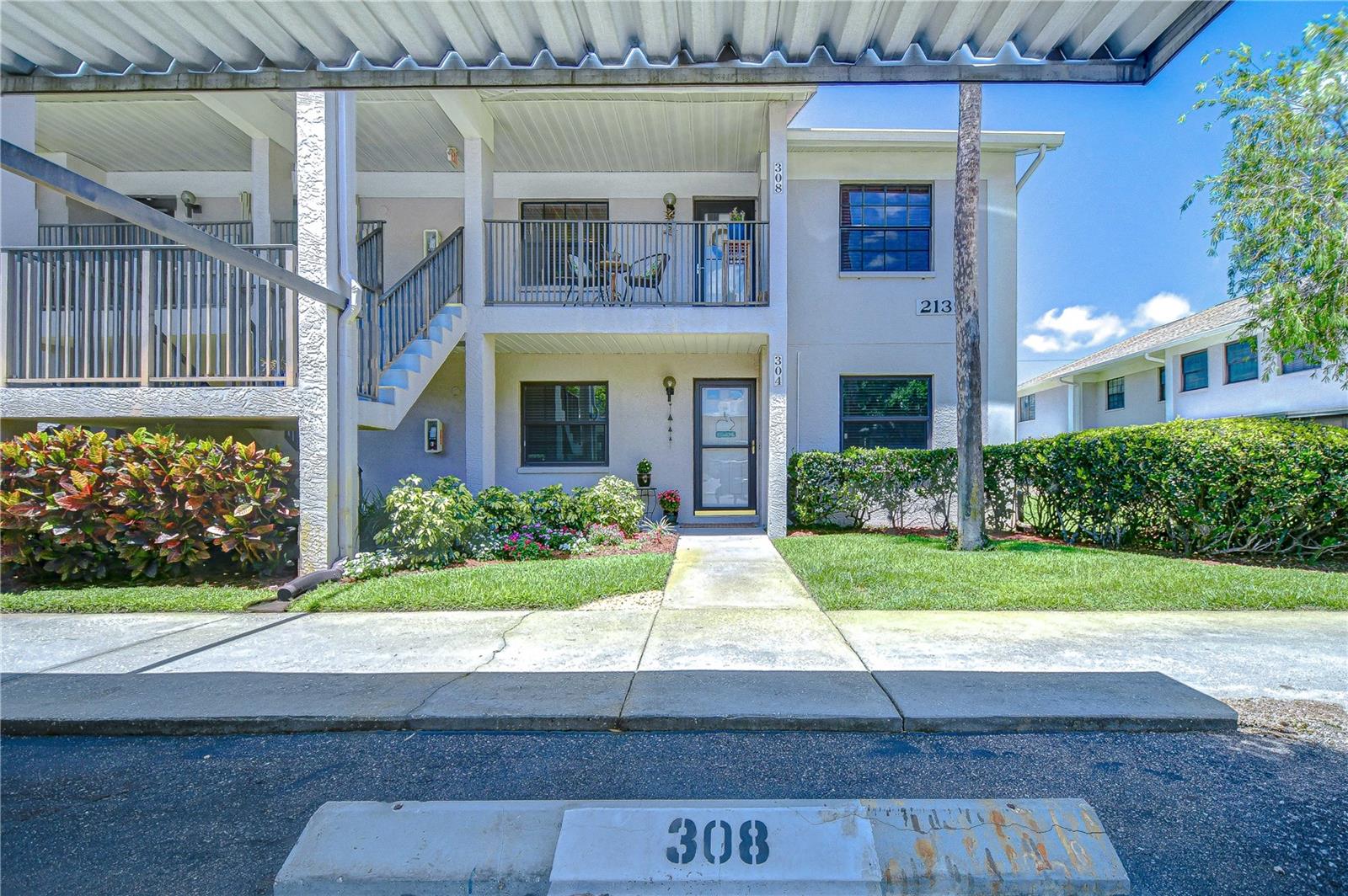 Image 31 of 42 For 2139 Elm Street 308