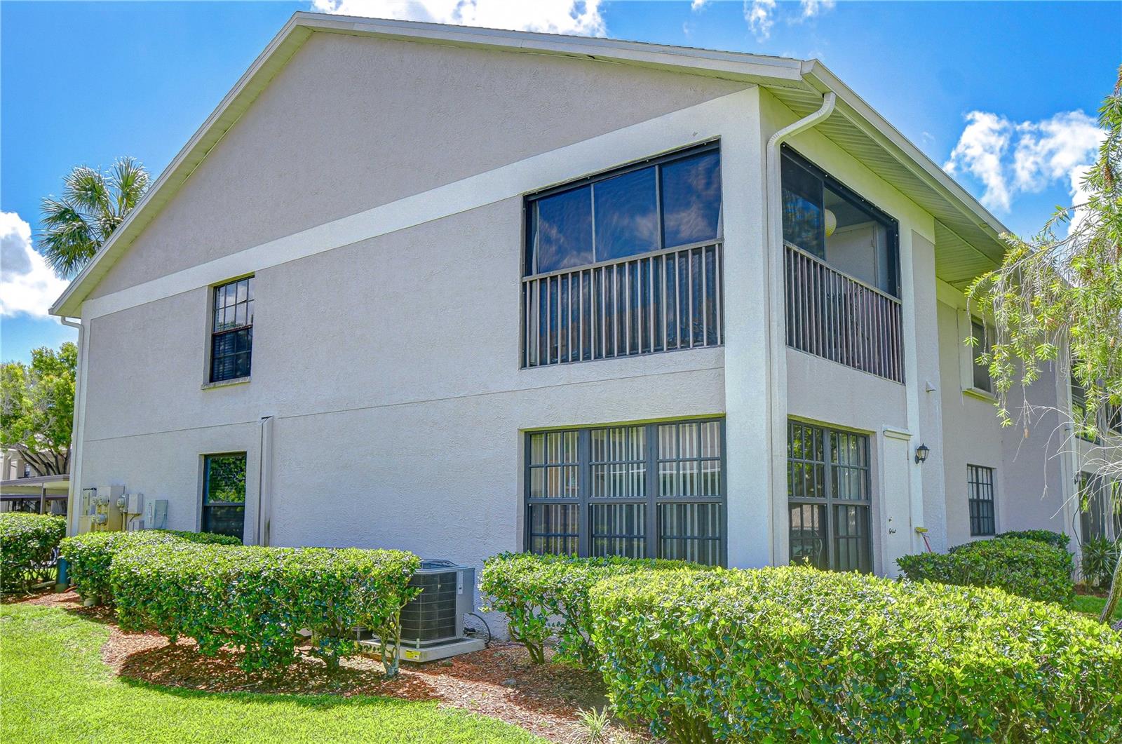 Image 33 of 42 For 2139 Elm Street 308