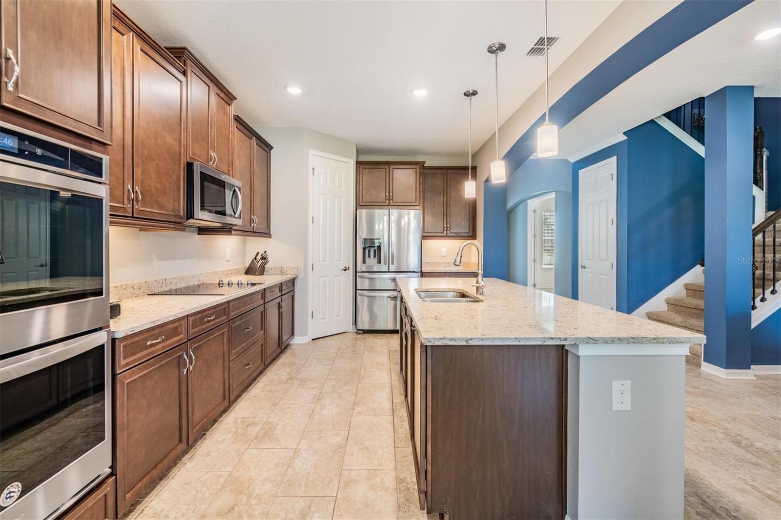 Listing photo id 9 for 5416 Camberwell Lane