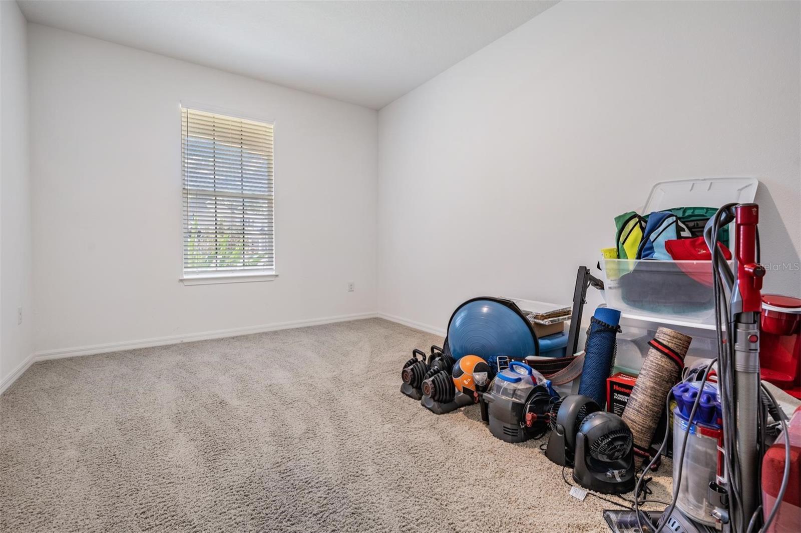 Listing photo id 16 for 5416 Camberwell Lane