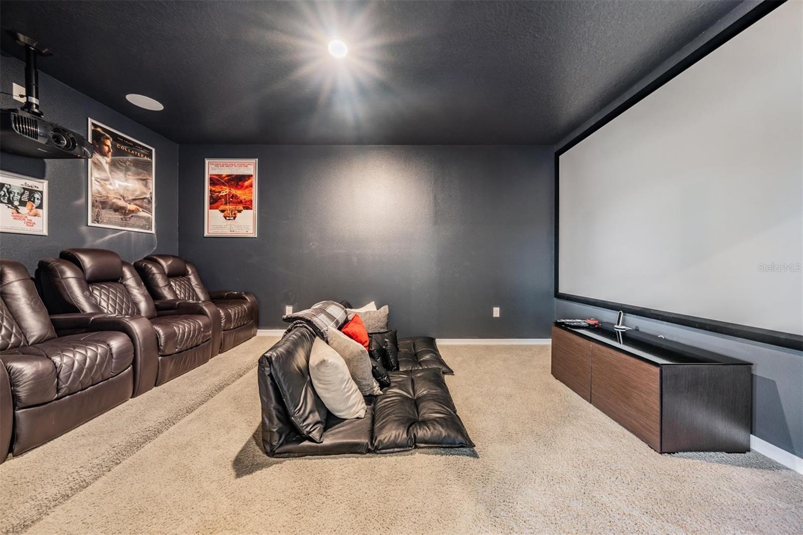 Listing photo id 20 for 5416 Camberwell Lane