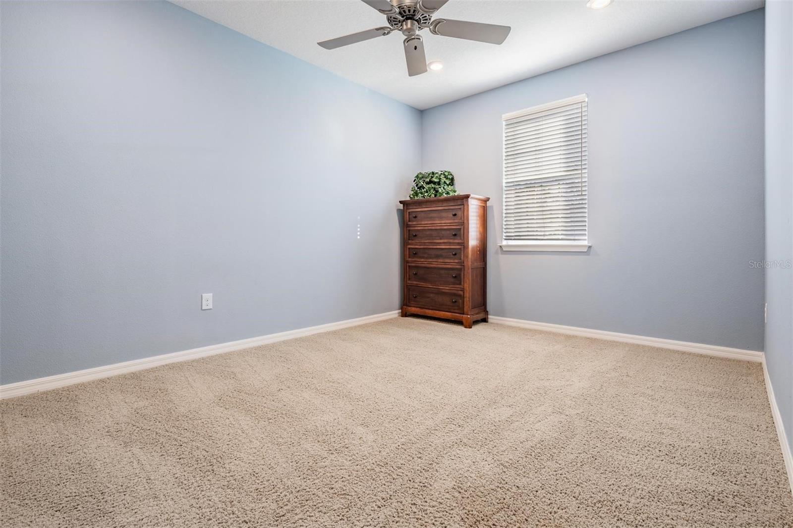 Listing photo id 31 for 5416 Camberwell Lane