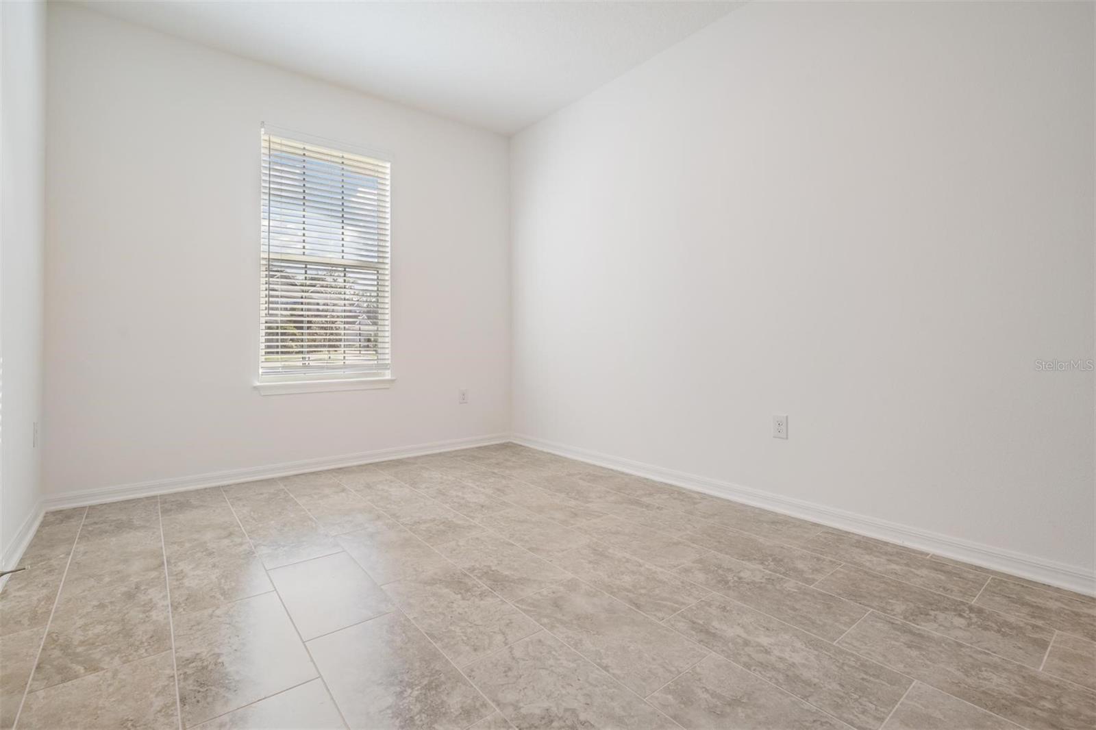 Listing photo id 34 for 5416 Camberwell Lane