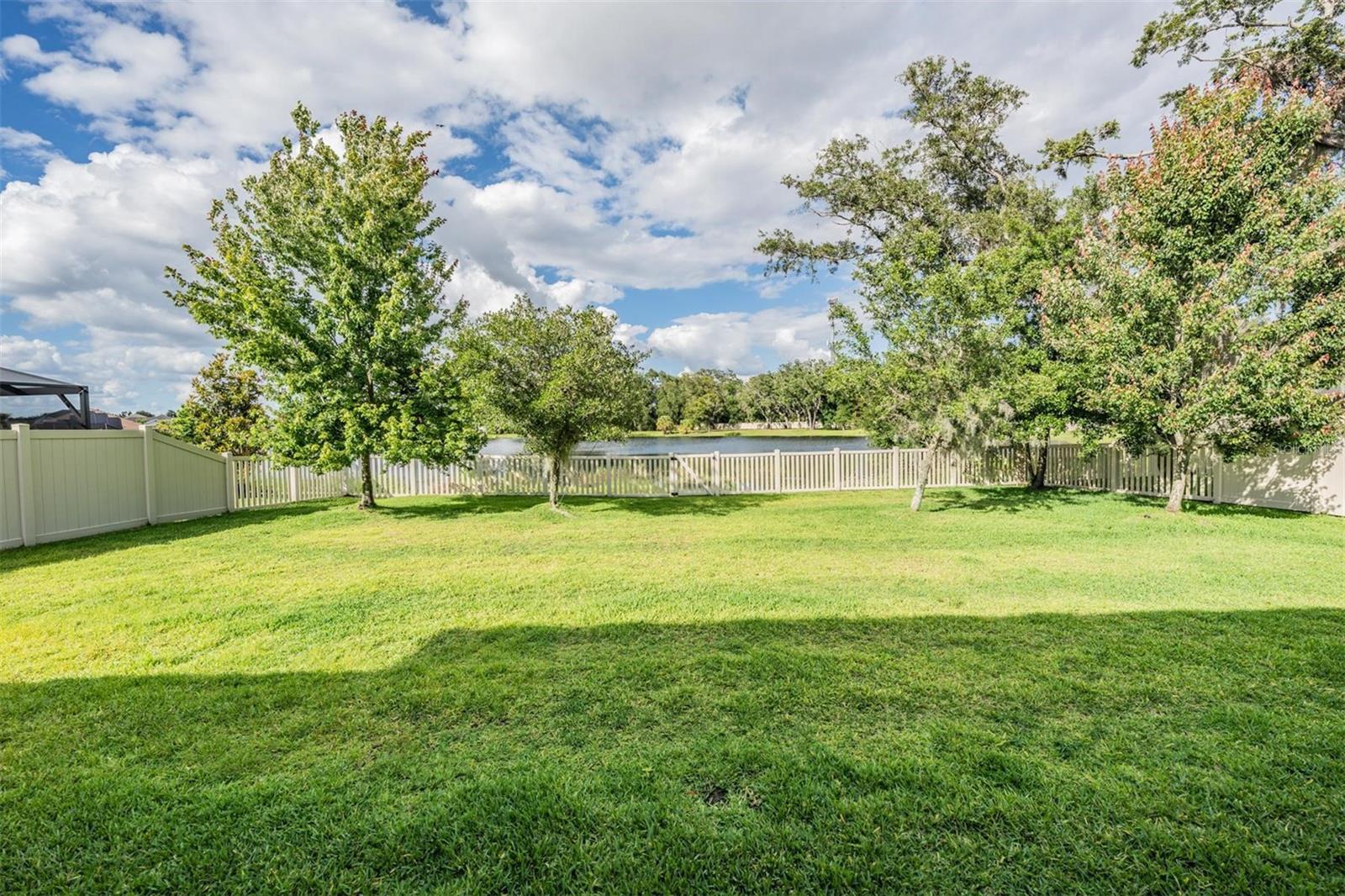 Listing photo id 39 for 5416 Camberwell Lane