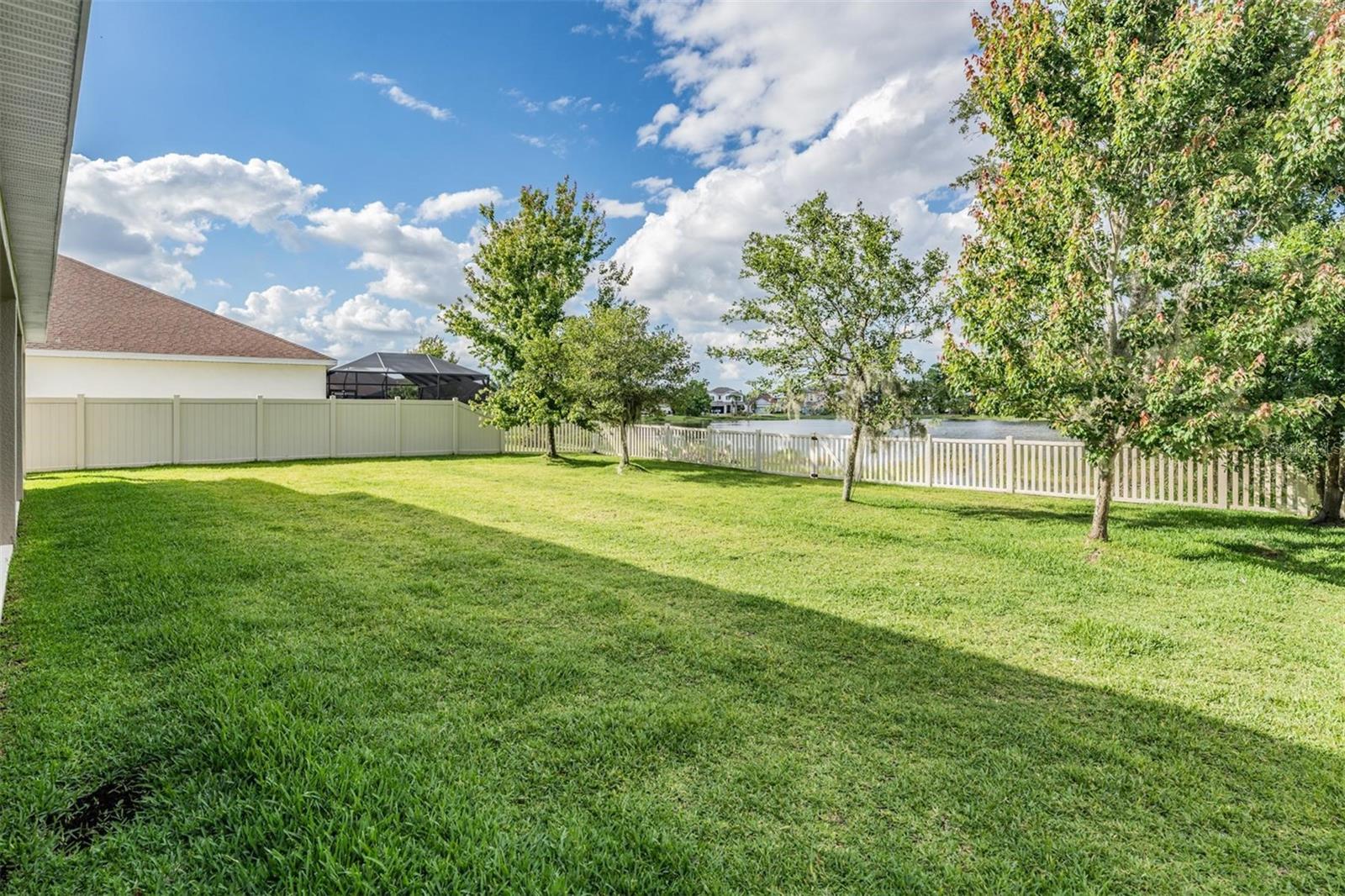 Listing photo id 41 for 5416 Camberwell Lane