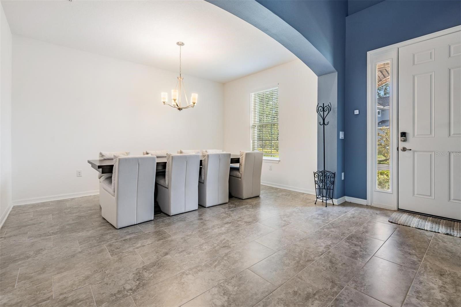 Listing photo id 5 for 5416 Camberwell Lane