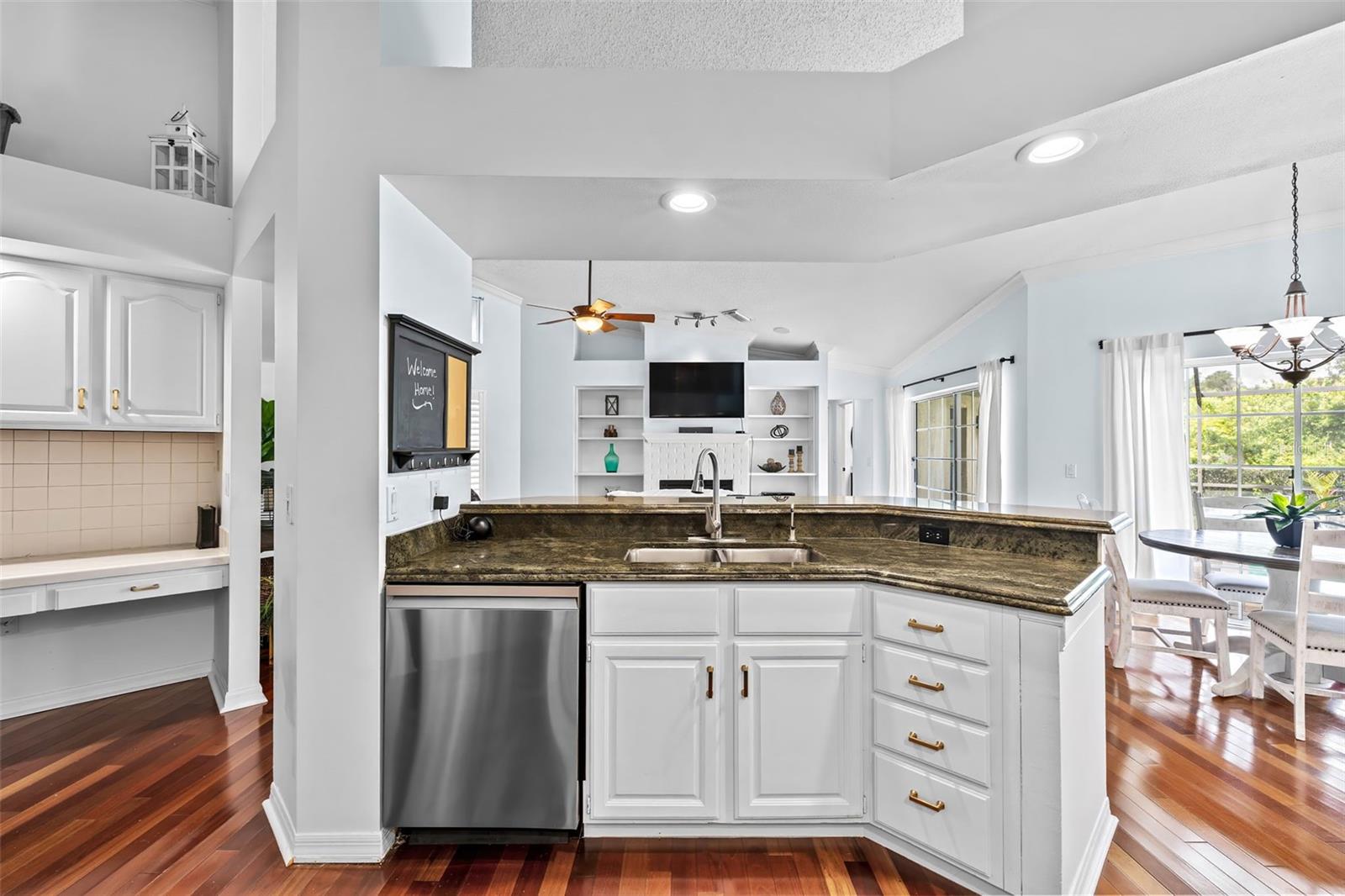 Image 18 of 43 For 16804 Windsor Park Drive