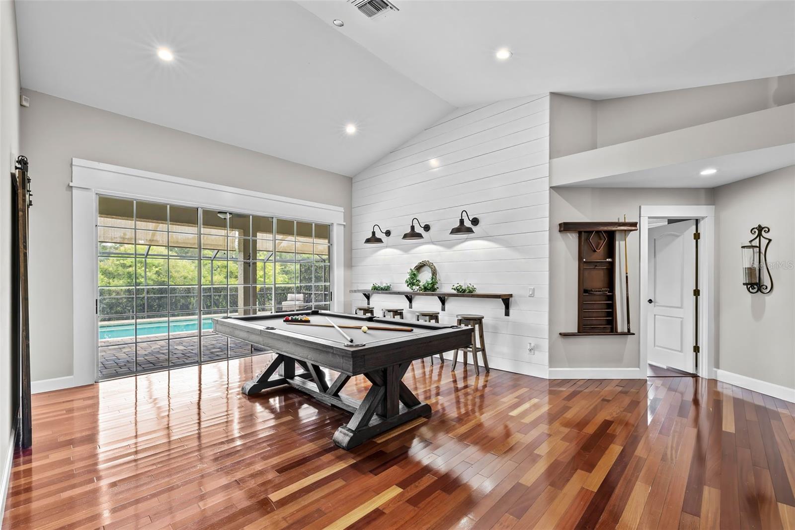 Image 19 of 43 For 16804 Windsor Park Drive