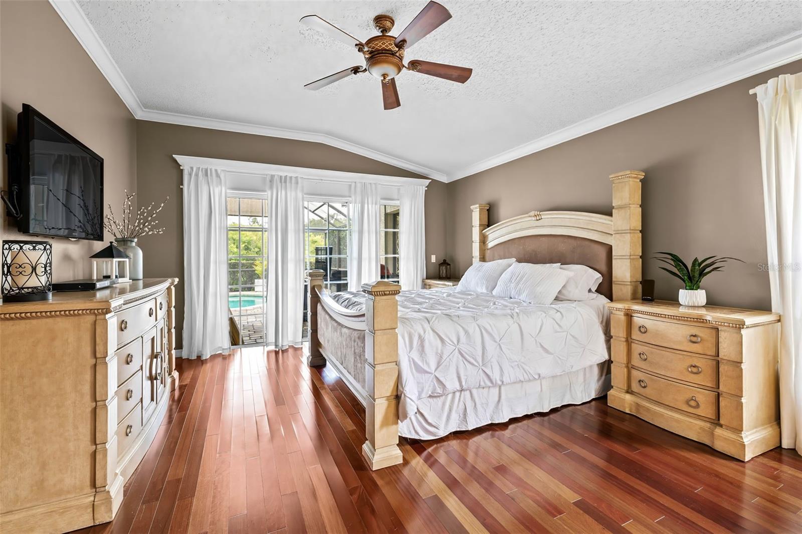 Image 20 of 43 For 16804 Windsor Park Drive