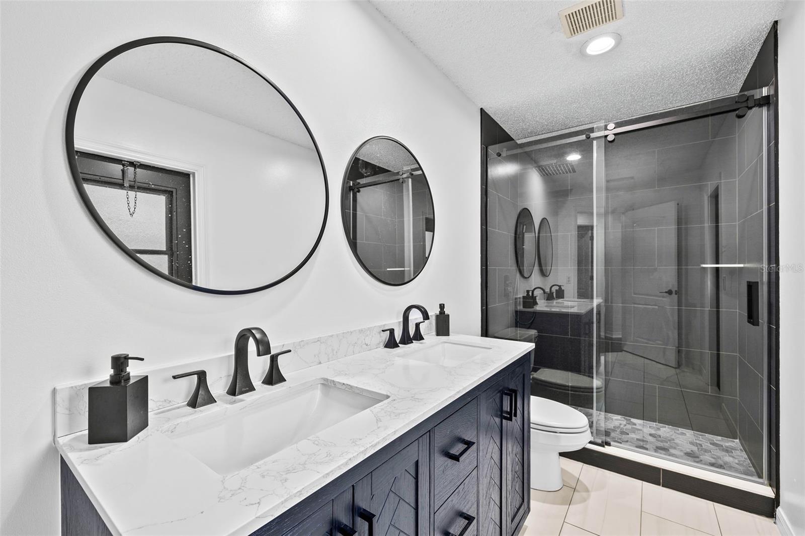 Image 35 of 43 For 16804 Windsor Park Drive