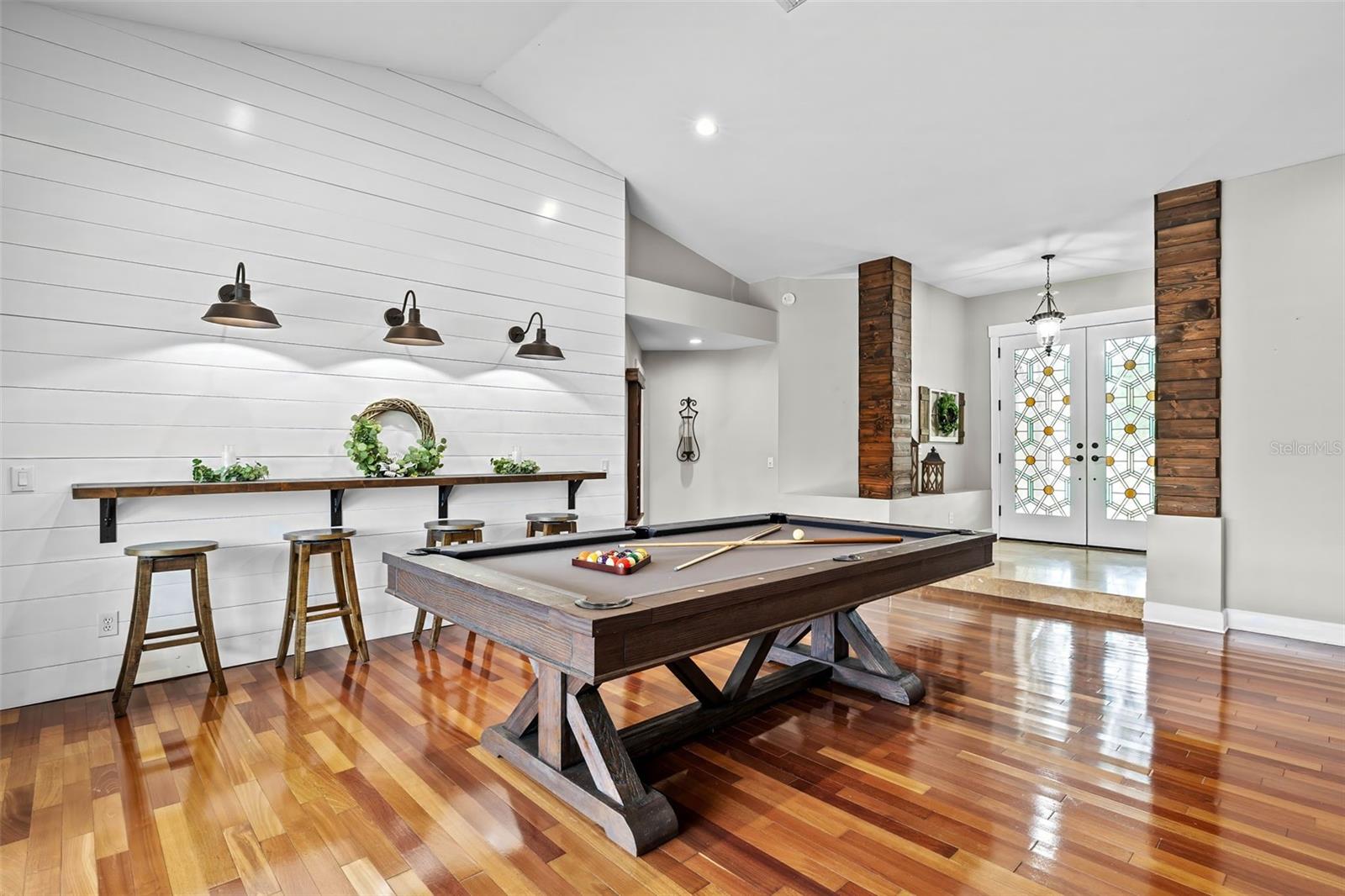 Image 5 of 43 For 16804 Windsor Park Drive
