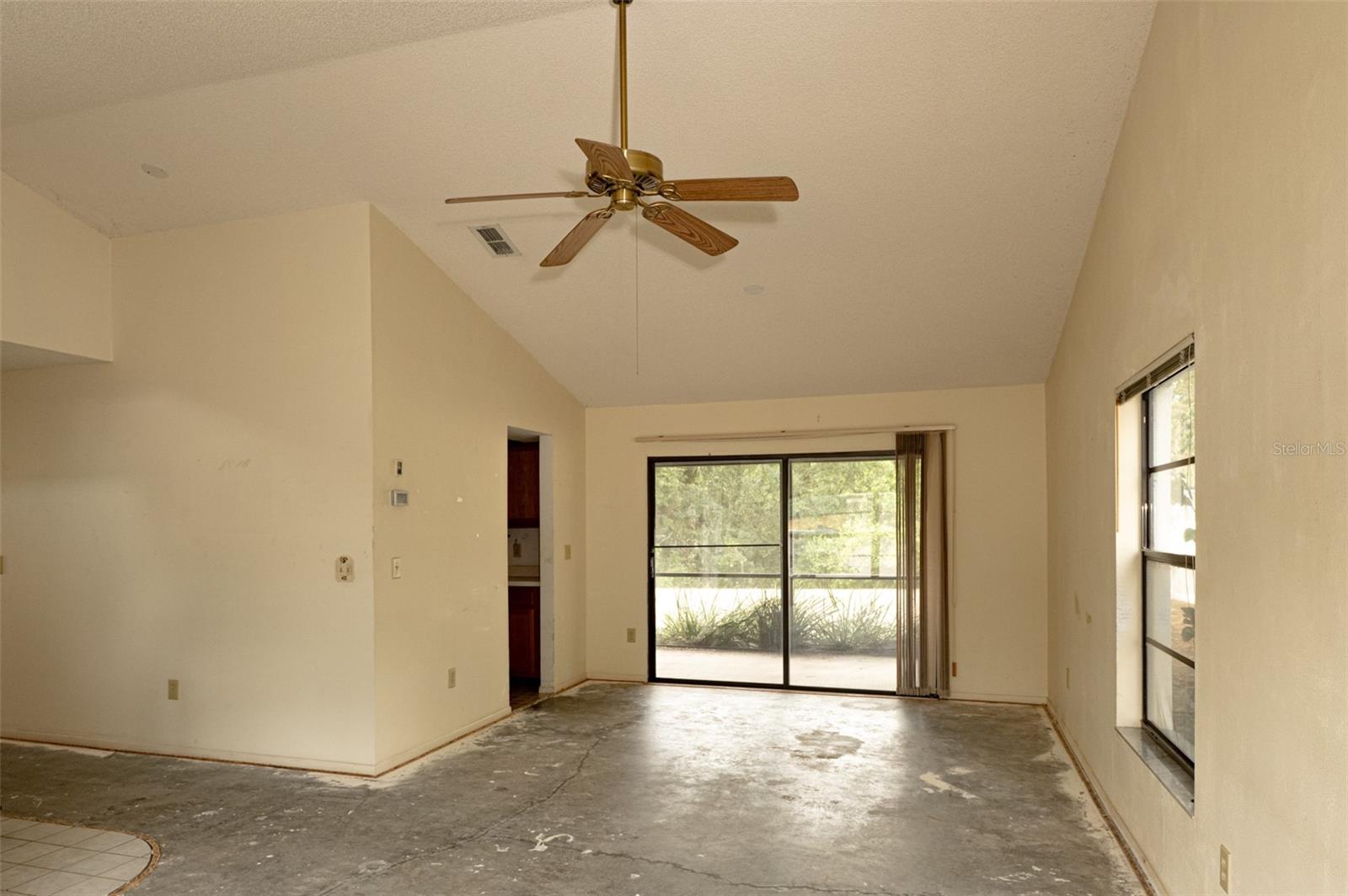Image 11 of 70 For 13218 Parkhurst Court