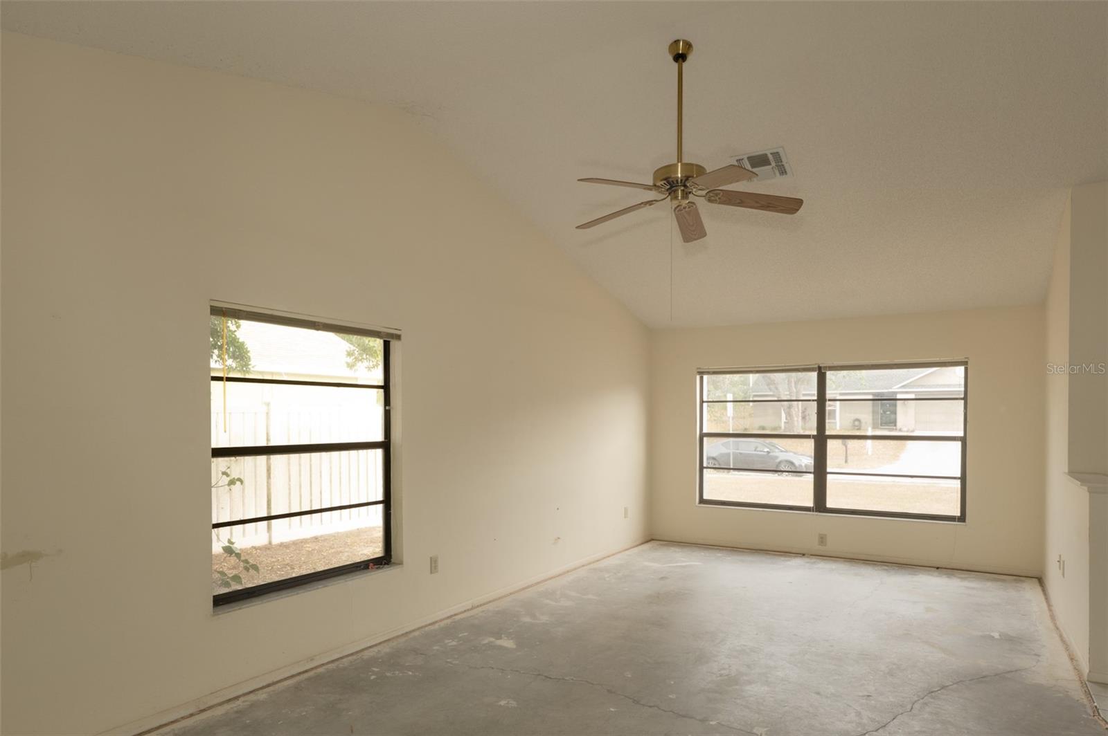 Image 12 of 70 For 13218 Parkhurst Court
