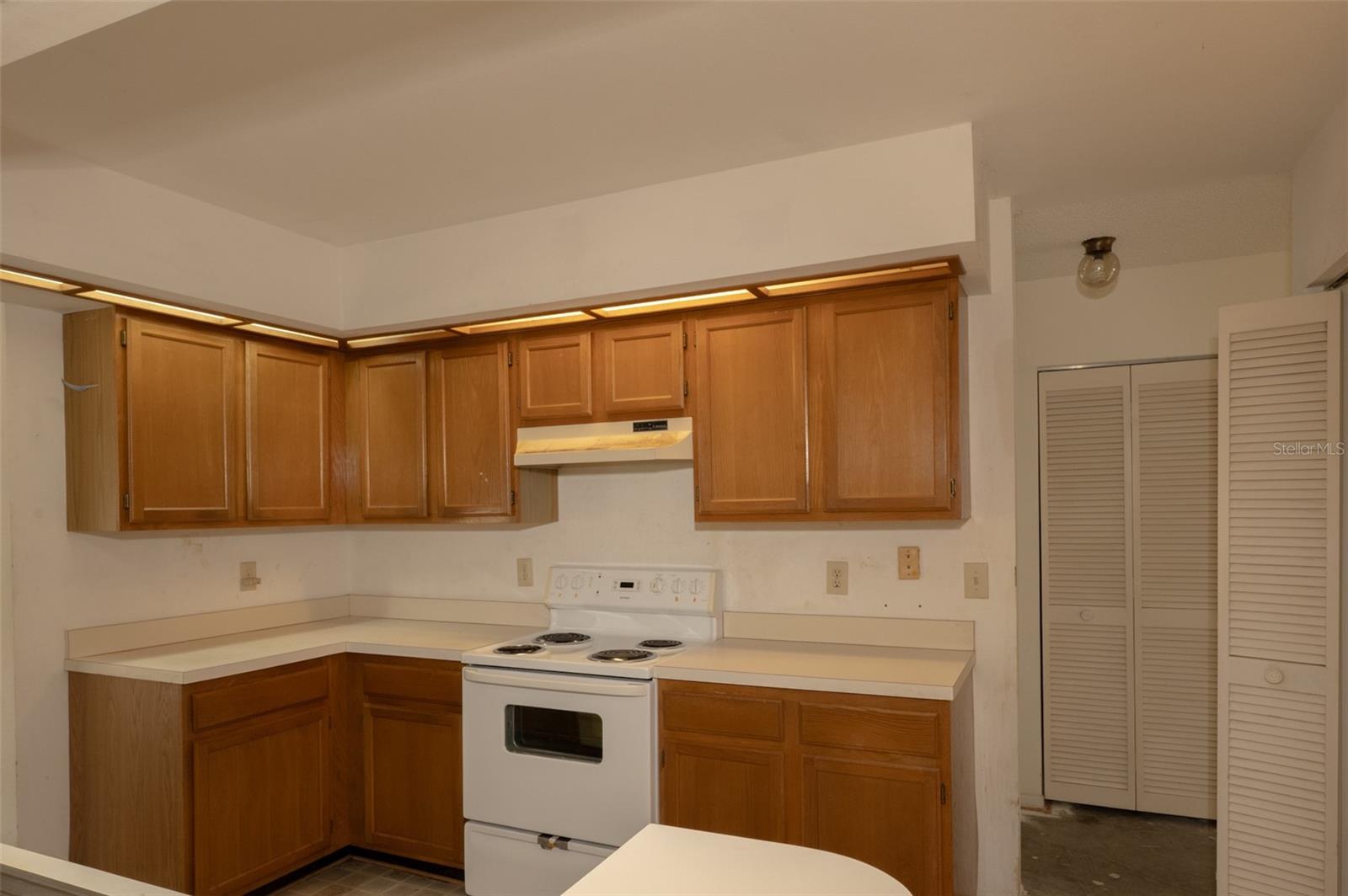Image 15 of 70 For 13218 Parkhurst Court