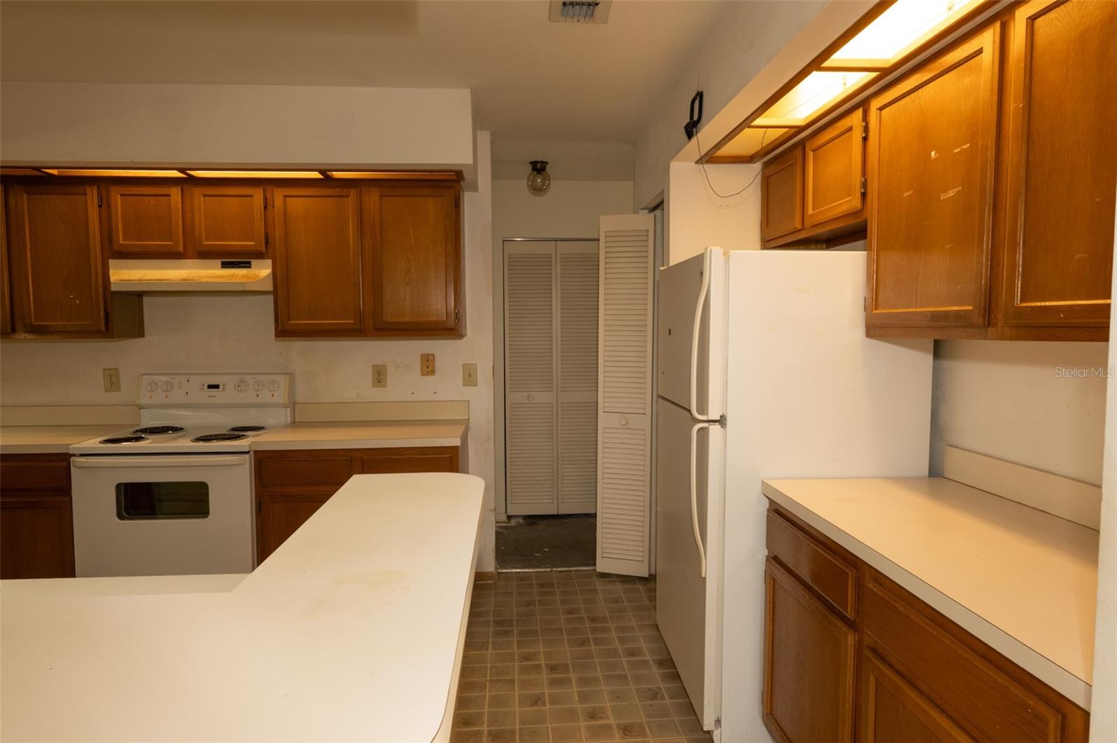 Image 17 of 70 For 13218 Parkhurst Court