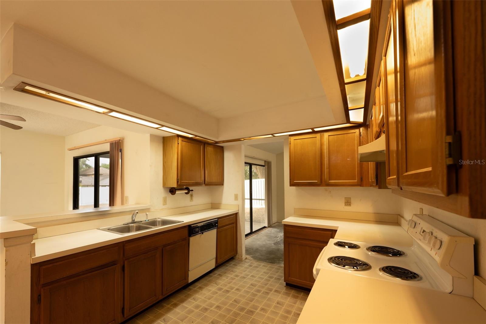 Image 20 of 70 For 13218 Parkhurst Court