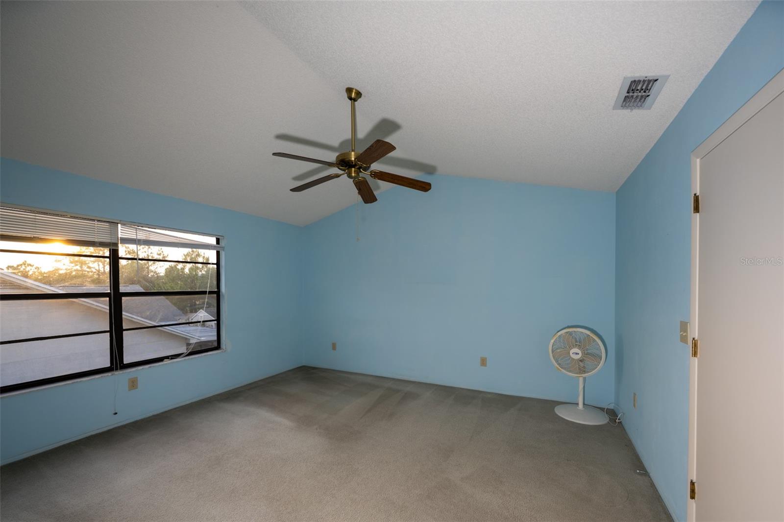 Image 38 of 70 For 13218 Parkhurst Court