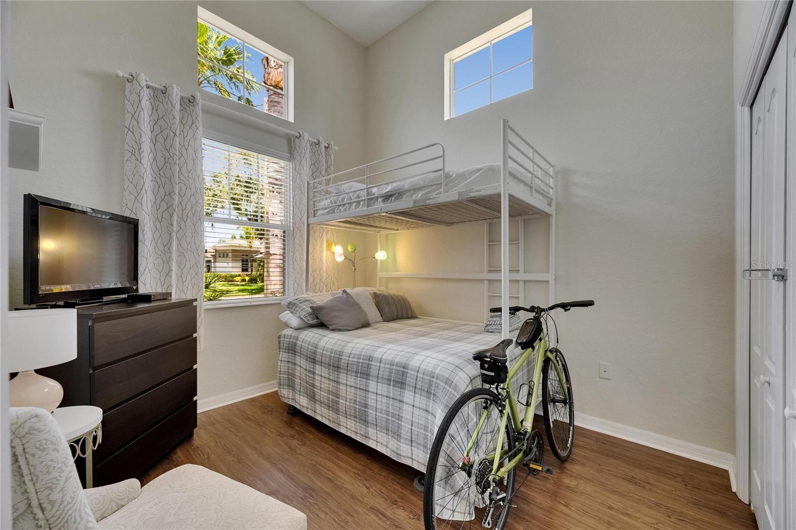 Image 34 of 73 For 2068 Sifield Greens Way 10