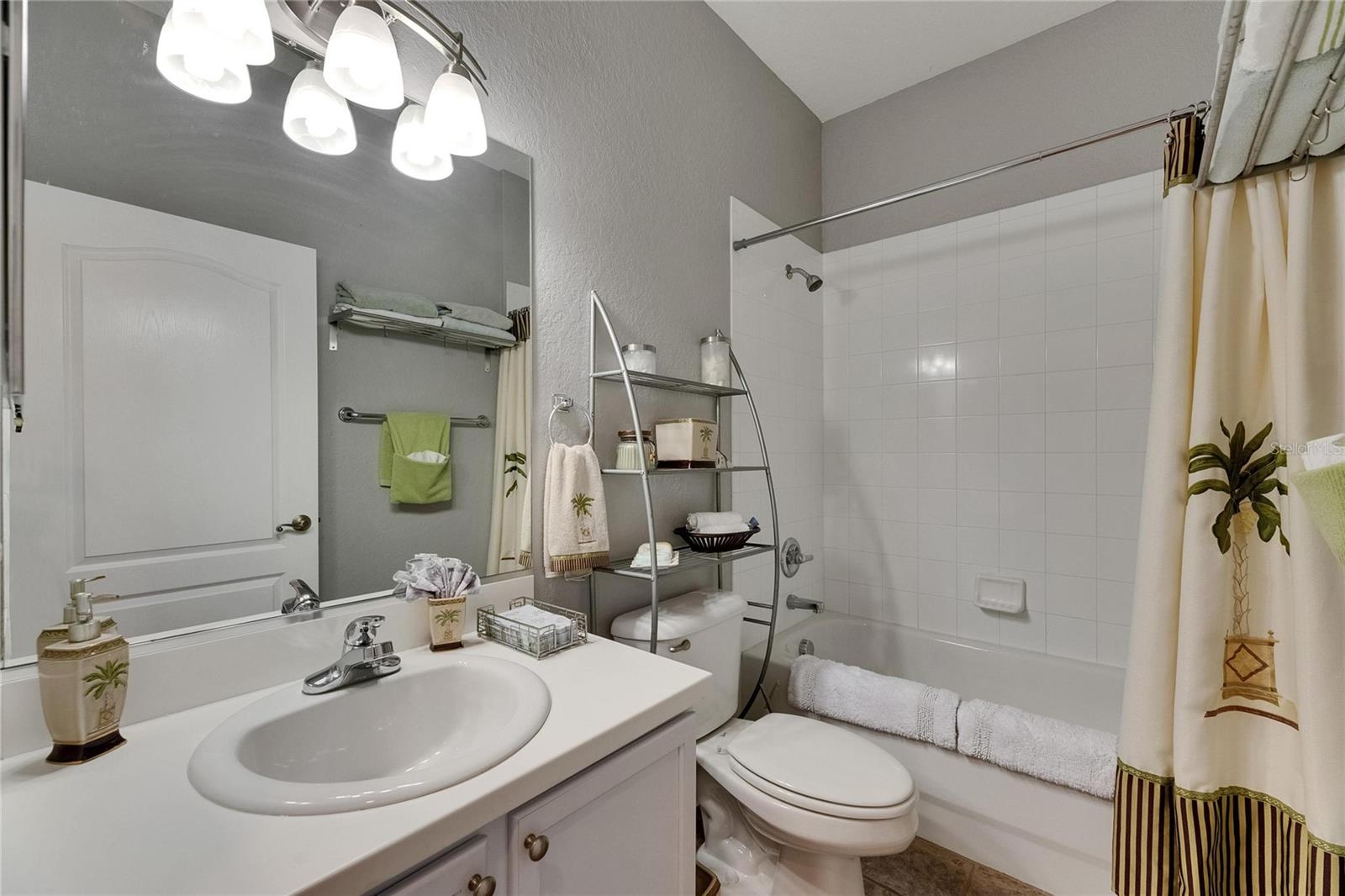 Image 37 of 73 For 2068 Sifield Greens Way 10