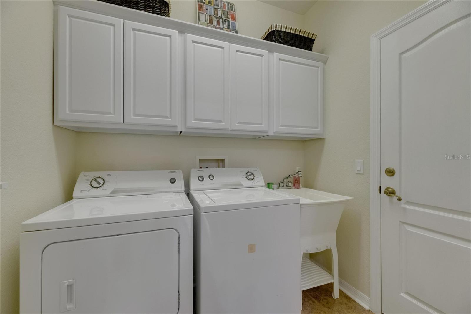Image 40 of 73 For 2068 Sifield Greens Way 10