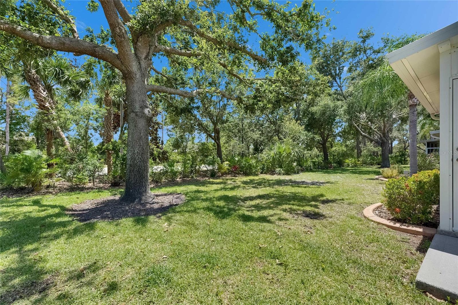 Image 44 of 73 For 2068 Sifield Greens Way 10