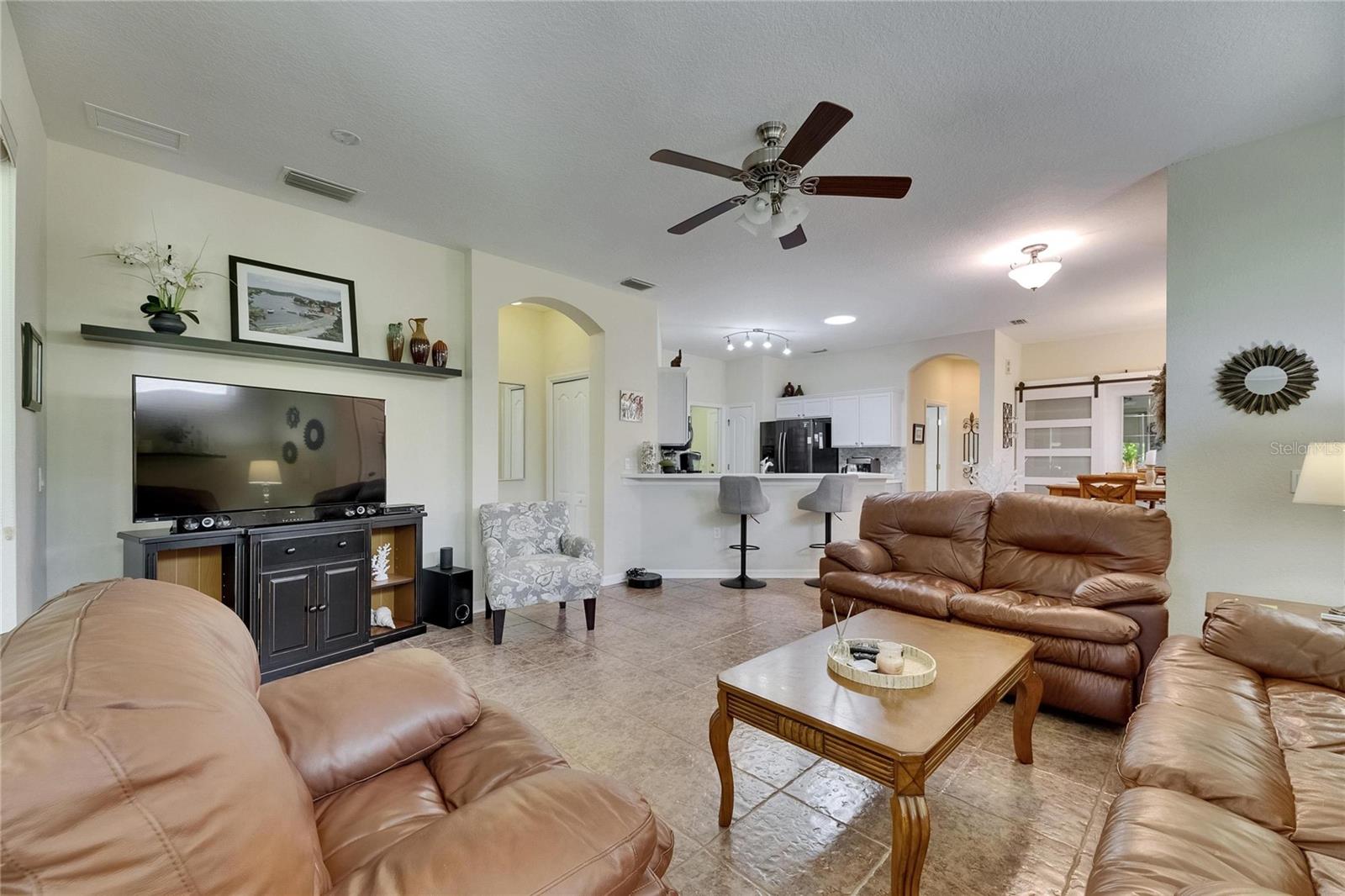 Image 9 of 73 For 2068 Sifield Greens Way 10
