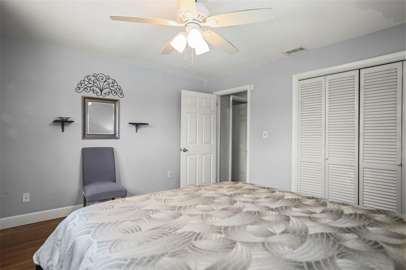 Image 21 of 46 For 5761 Colonial Drive