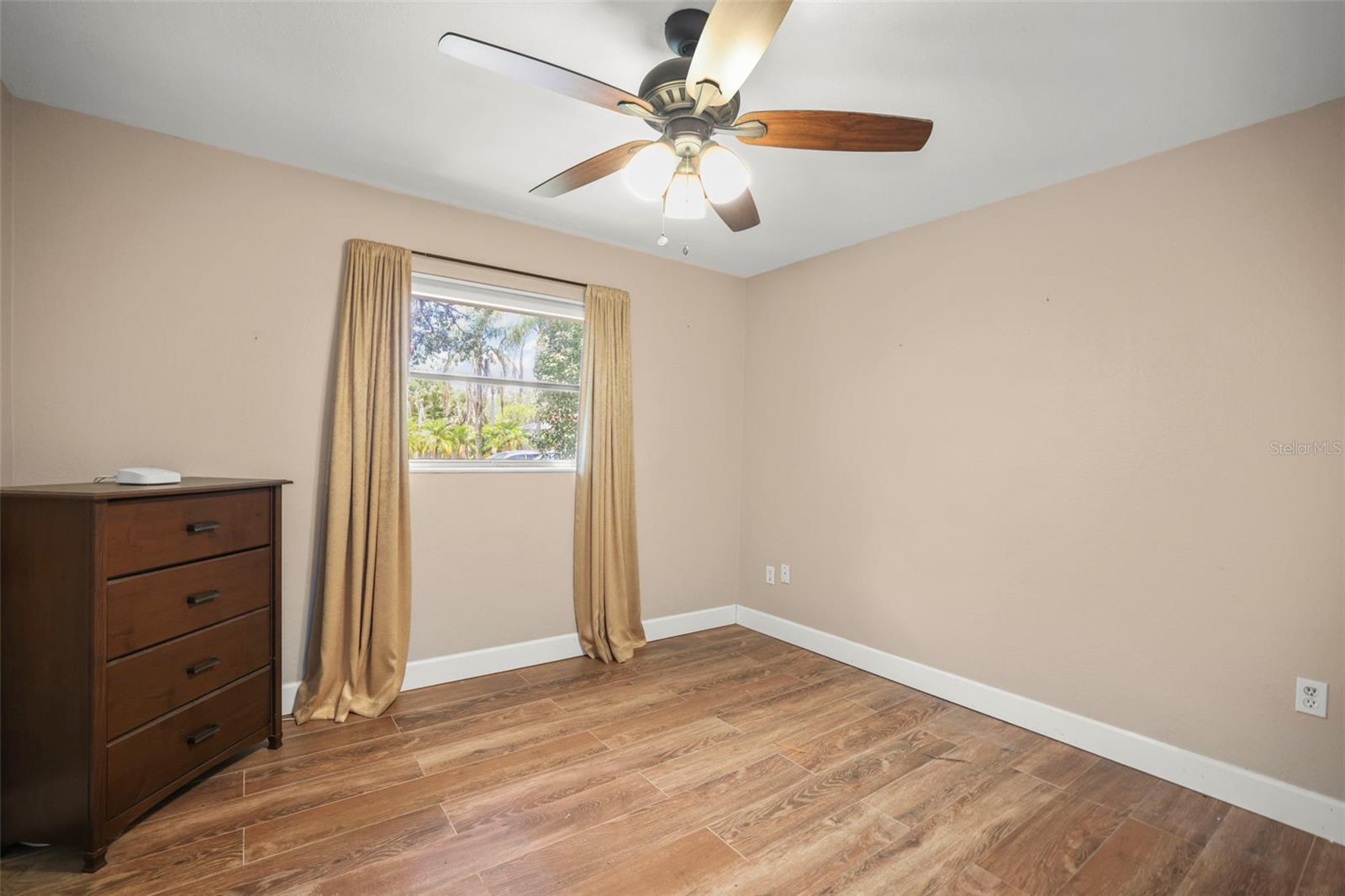 Image 22 of 46 For 5761 Colonial Drive