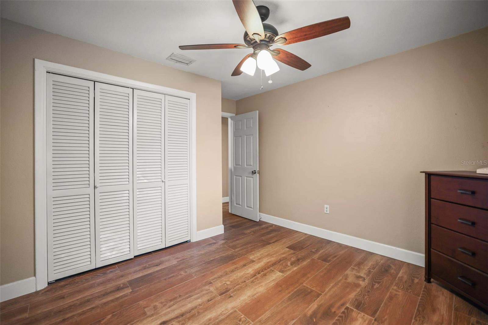 Image 23 of 46 For 5761 Colonial Drive