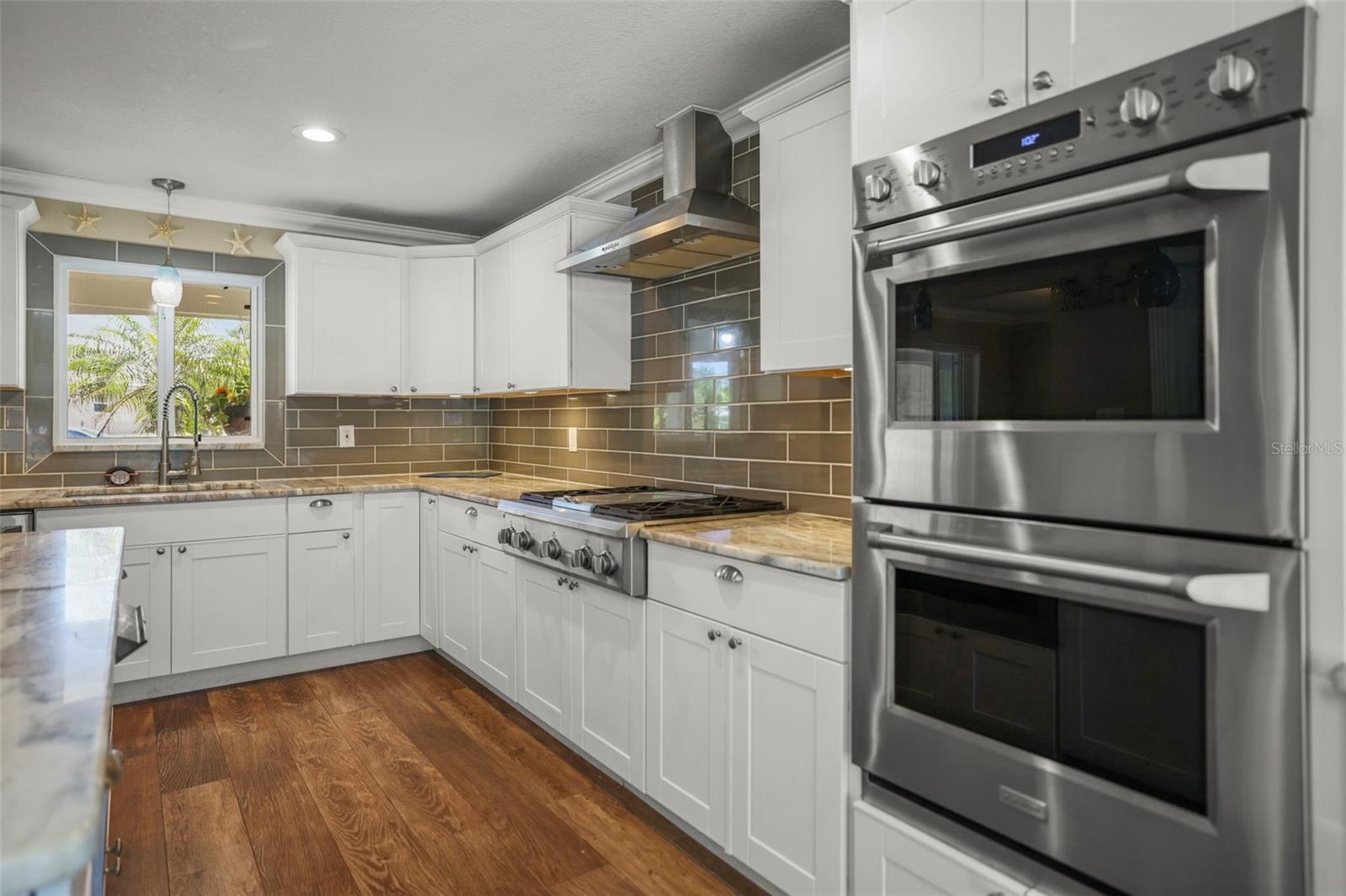Image 7 of 46 For 5761 Colonial Drive